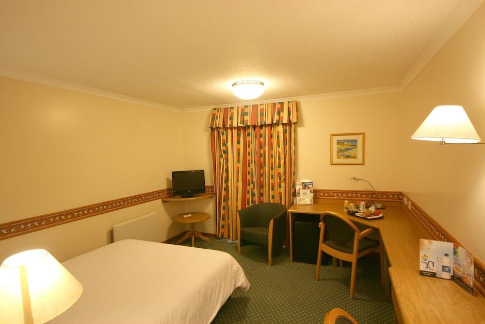 Days Inn By Wyndham Donington Касл-Донингтон Экстерьер фото