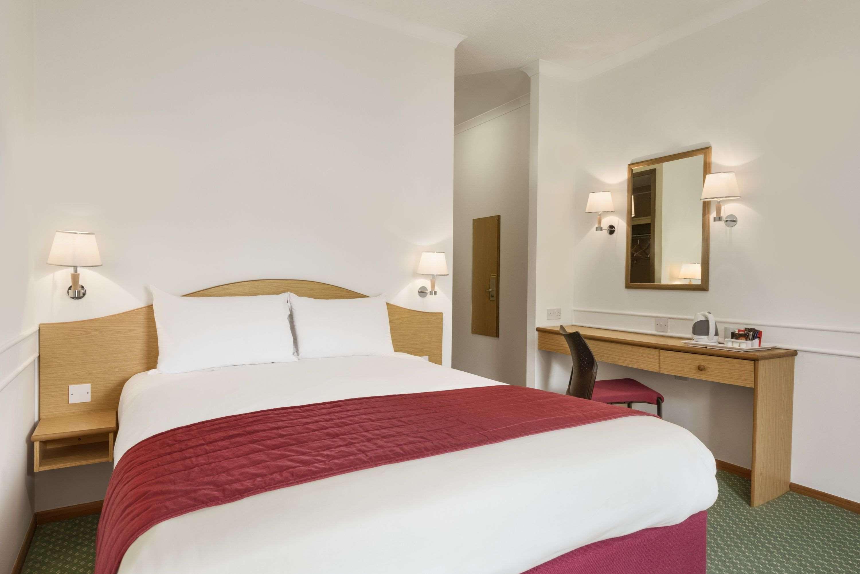 Days Inn By Wyndham Donington Касл-Донингтон Экстерьер фото