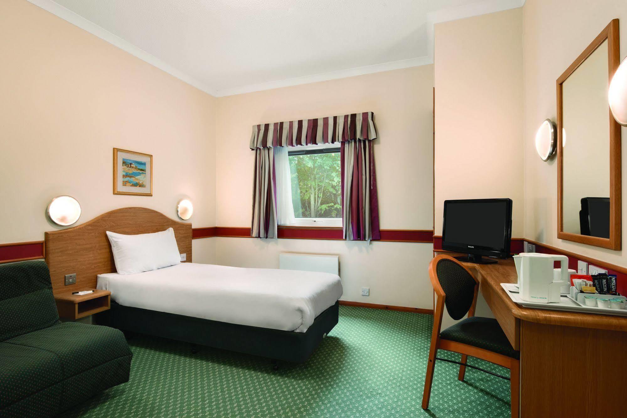 Days Inn By Wyndham Donington Касл-Донингтон Экстерьер фото