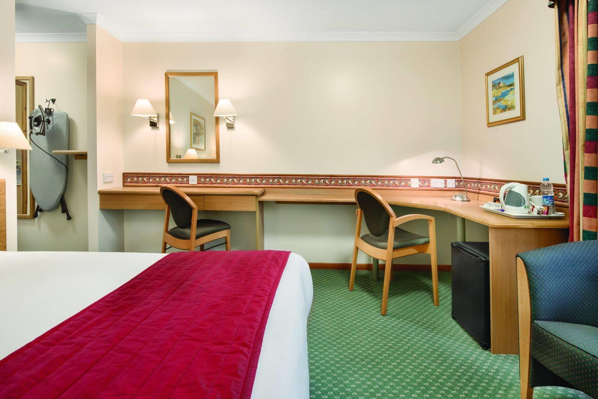 Days Inn By Wyndham Donington Касл-Донингтон Экстерьер фото